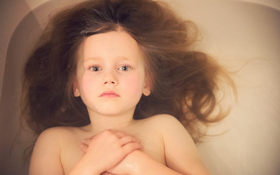 Create Beautiful Bath Time Portraits of your Child.